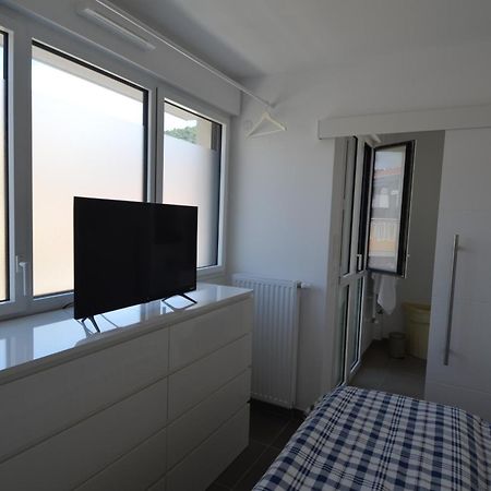 Villa Smolett - Appartement Cosy Au Coeur Du Quartier Du Port Niza Exterior foto